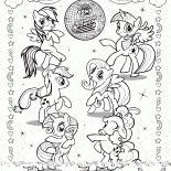 在一組微型小馬